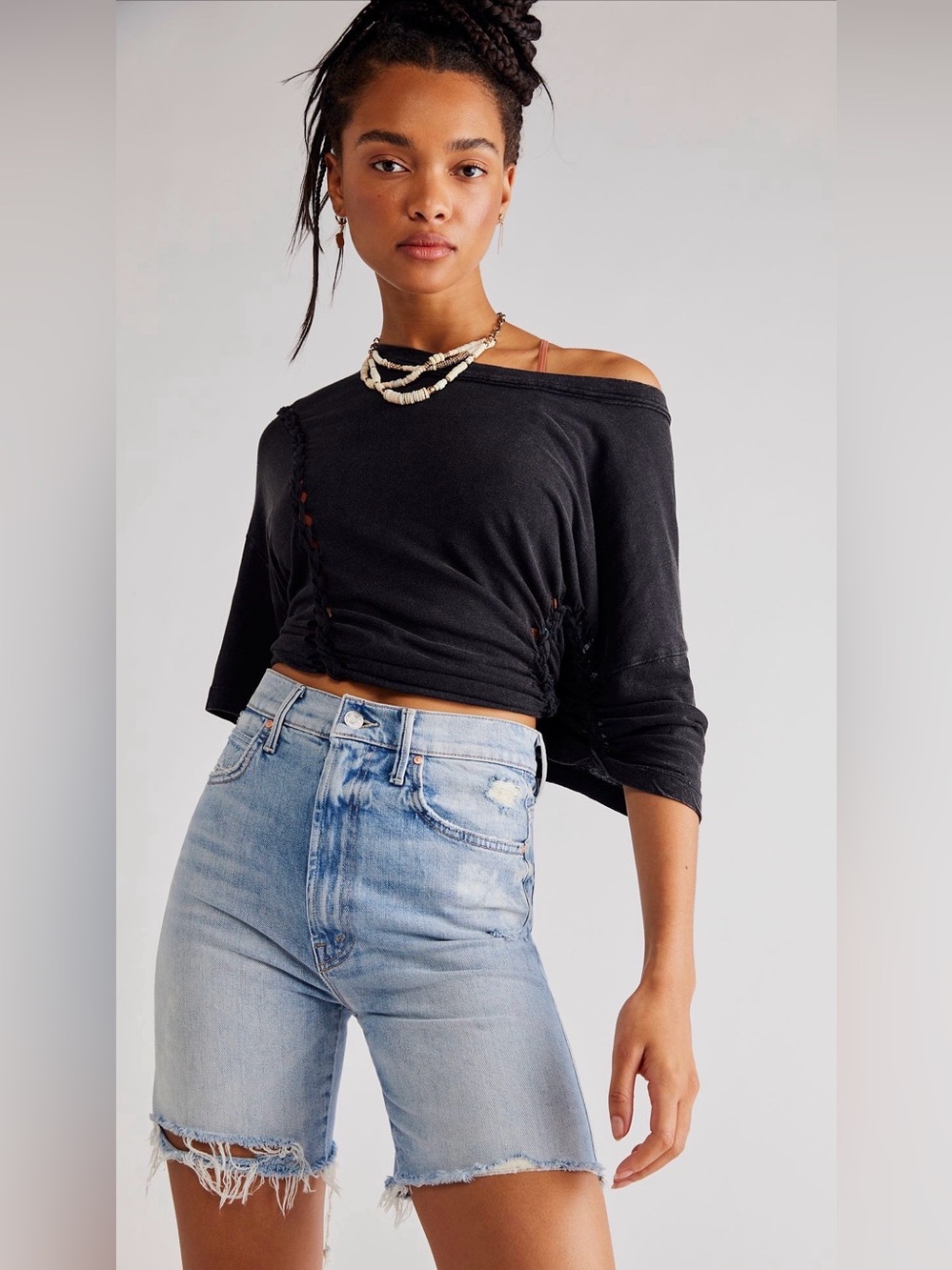 MOTHER • high waisted Smokin’ short fray denim shorts resting beach face size 26 - Picture 2 of 9